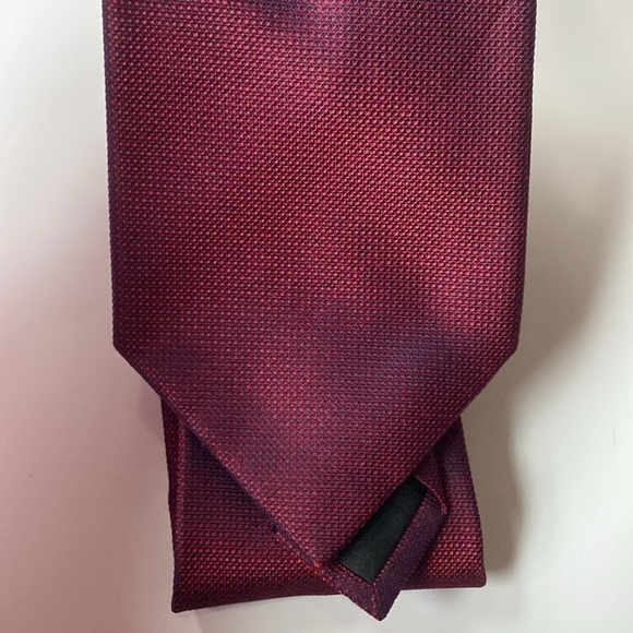 Kenneth Cole Reaction red blue iridescent men’s silk tie - Picture 16 of 16